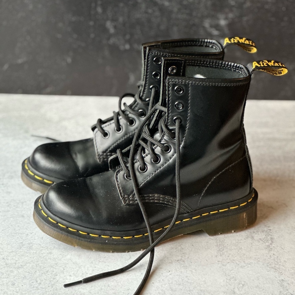 Dr. Martens 1460 Smooth Black Leather Boots EUC - Picture 2 of 9